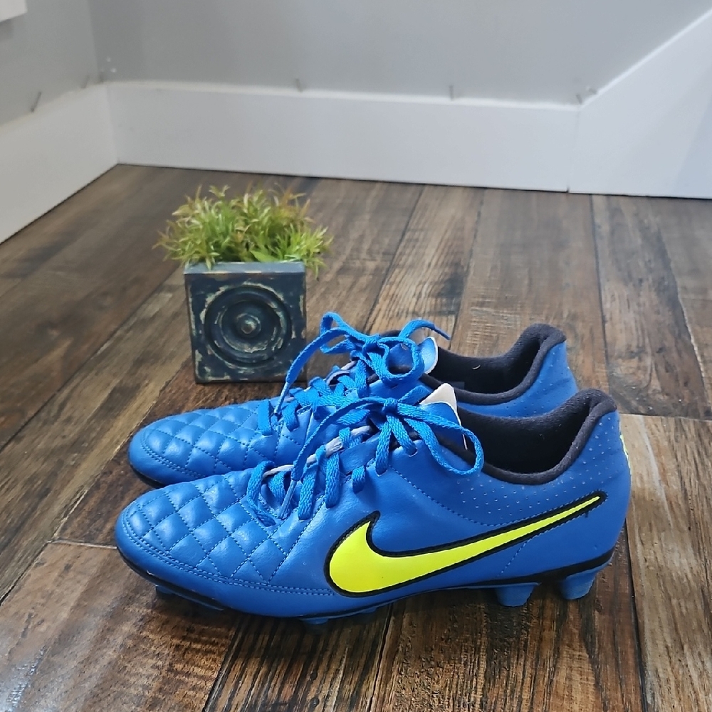 Nike Tiempo Electric Blue and Yellow Soccer Sneakers‎ Size 7